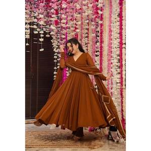 Belle robe modeste pour les fêtes Gown-Bottom et Dupatta améliorant le look élégant - Product Image 5