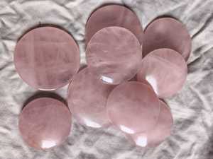 RUHAN <b>GEMS</b> Natural Rose Quartz Round Crystal Bowl Hand Polished Bright Pink Gemstone <b>Fire</b> Effect Decorative Healing Color Play - Product Image 6
