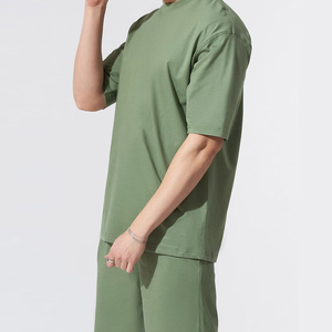 ชุดฤดูร้อนพรีเมียม กางเกงขาสั้นและเสื้อยืด ผ้าฝ้าย 100% ระบายอากาศได้ดี นุ่มสบาย เหมาะสำหรับออกกำลังกายและสวมใส่ทั่วไป รับผลิตตามแบบ OEM แบรนด์ส่วนตัว - Product Image 5