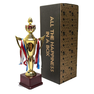 Trofeo Moderno Portátil Helios para el Mejor Deportista, Premio Dorado Brillante Metálico para el Mejor Deportista - Product Image 5