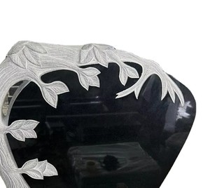 Dalles de pierre tombale en granit noir absolu, épaisses et polies, au design européen moderne, pour monuments personnalisés et commémorations - Product Image 2