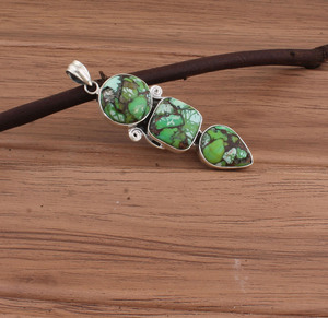 Collier vintage en argent 925 plaqué platine avec pendentif en zircon vert cuivre, pierre précieuse rétro bohème à 3 pierres, bijoux unisexes en gros - Product Image 1