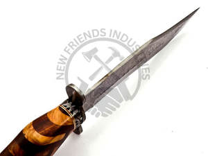 Nouveau Couteau de Chasse Artisanal Haut de Gamme avec Manche en Bois de Rose et Acier Damas, Lame Tranchante Type Bowie, avec Étui, pour Camping, Survie, Randonnée en Plein Air - Product Image 4