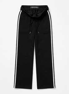 ONETEN APPARELS กางเกงวอร์มสีดำสำหรับผู้ชาย มีแถบสีขาวด้านข้าง เอวยางยืด มีเชือกผูก เอวสม็อค กางเกงจ็อกเกอร์ลำลองสำหรับออกกำลังกาย - Product Image 2