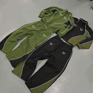 Ensemble de survêtement léger personnalisé avec veste coupe-vent réfléchissante 3M et pantalon de jogging en nylon - Product Image 4