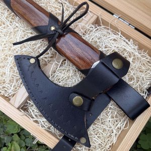 Hache Viking Ragnar forgée à la main, hache de camping, coffret cadeau en bois, gravure personnalisée, acier à haute teneur en carbone, cadeau de Noël DIY pour hommes - Product Image 4