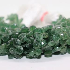 Perles en forme de coeur à facettes en quartz fraise verte 7-8mm 8 pouces avec coupe latérale fraise pour la fabrication de bijoux - Product Image 1