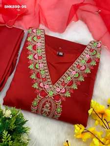 Hermoso conjunto de Kurti, pantalón y dupatta de seda romana de alta calidad con bordado en el cuello, de un proveedor de ropa étnica de la India. - Product Image 4