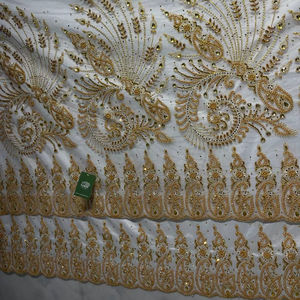 แผงปักลายกุหลาบแดงราชวงศ์ - Product Image 1