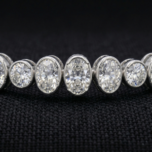 Bracelet tennis en argent 925 pour femme, diamants ronds taille brillant, style classique, à porter au quotidien - Product Image 2