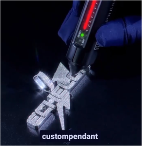 Colgante de Nombre Personalizado de Lujo con Mosaico Helado de Moissanita para Hombre, Plata de Ley 925, Chapado en Oro de 10K, Certificado GRA, Amuletos Únicos - Product Image 3