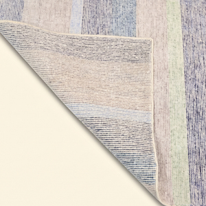 Tapis rayé en laine tufté à la main bleu beige Coastal Strata, moderne, texturé, antidérapant, écologique, pour salon et hôtel - Product Image 6