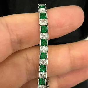 Pulsera de tenis simulada con corte princesa verde brillante, engaste geométrico de bisel en oro blanco, joyería unisex para uso diario - Product Image 4