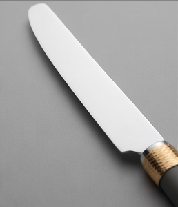 Juego de cubiertos moderno de acero inoxidable con mangos grises y detalles dorados, apto para lavavajillas, vajilla para bodas - Product Image 2