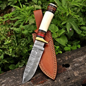 Couteau Bowie de Damas avec étui en cuir et manche en corne, lame droite, qualité industrielle OEM pour le camping et les activités de plein air - Product Image 5