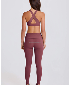 Ensemble de yoga sportif pour femmes, legging taille haute longueur genou, motif uni, respirant, Spandex/Nylon, séchage rapide à l'avant, haute qualité - Product Image 2