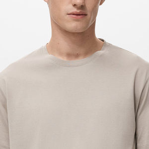 Servicio OEM, Diseño Inspirado en la Calle, Camiseta Casual Estampada para Hombre con Cuello Redondo, Diseño de Logotipo Personalizable, Corte Elegante con Manga Corta - Product Image 2