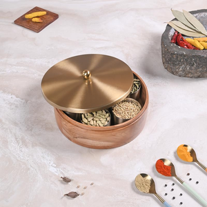 Boîte à épices en bois artisanale avec 7 récipients en acier inoxydable, bouton de couvercle en laiton et cuillère, rangement multifonctionnel pour épices et fruits secs - Product Image 2