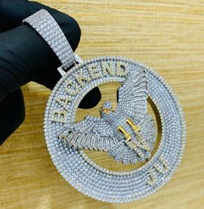 Pendentif en argent sterling 925 avec moissanite véritable ronde de 3,50 carats, plaqué or, design personnalisé avec initiales, idéal pour les fêtes - Product Image 4