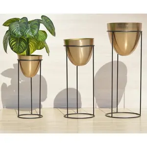 Macetero de latón de primera calidad para decoración del hogar, elegante maceta metálica para sala de estar y jardín, de proveedor indio para exportación a granel. - Product Image 2
