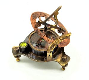 Brújula Náutica Antigua Decorativa de Metal con Tapa Abatible |   Exhibición Decorativa de Estilo Marítimo Vintage para Escritorio de Oficina en Casa - Product Image 6