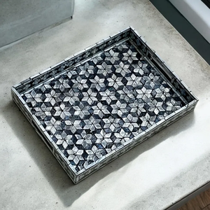 Bandeja con diseño de estrella blanca y negra: Incrustaciones de nácar por blossom craft india - Product Image 1