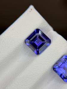 แทนซาไนต์ธรรมชาติคุณภาพสูง เกรด AA+ ทรง Asscher ขนาด 7 มม. น้ำหนัก 3.73 กะรัต คู่ พลอยเจียระไนสำหรับทำเครื่องประดับ/นักสะสม - Product Image 3