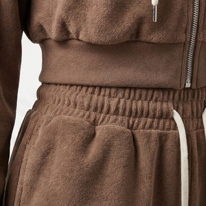 Ensemble 2 pièces en polaire pour femme, sweat à capuche zippé et short, couleur unie, coupe décontractée, au-dessus du genou, pour le printemps et l'été - Product Image 5