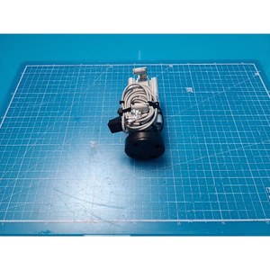 Cylindre pneumatique compact SMC CDQ2A32-50DCZ, utilisé comme pièce détachée pour équipement semi-conducteur d'occasion - Product Image 5