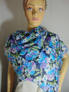 Elegante Pañuelo de Seda con Estampado Floral para Mujer, Cuadrado, Multicolor, Accesorio de Moda para Todas las Temporadas, 100% Seda, Multicolor, Elegante - Product Image 1