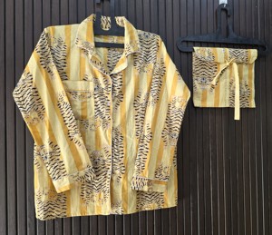 Ensemble de pyjama pour femmes en coton biologique 100% à imprimé animal jaune, manches longues, coupe régulière, vêtements de nuit décontractés pour toutes les saisons - Product Image 3