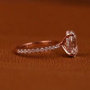 Bague en diamant de qualité supérieure pour femmes, plaquée or rose, bijoux de mariage et de mariée disponibles à un prix raisonnable - Product Image 1