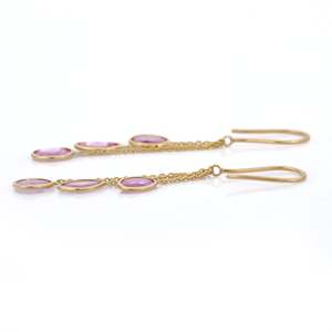 Boucles d'oreilles pendantes en or 18 carats à trois couches avec saphir rose - Product Image 4