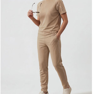 Survêtements d'été pour femmes fabriqués au Pakistan, streetwear imprimé, respirant, séchage rapide, haute performance, léger, écologique - Product Image 1