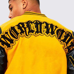 Veste universitaire pour homme avec logo personnalisé, manches en cuir de qualité supérieure, patch en chenille brodé, boutons pression, veste universitaire de style Letterman - Product Image 4