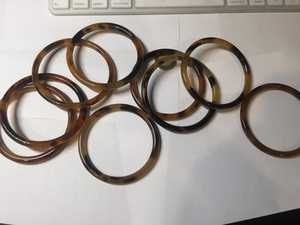 Brazalete Circular de Cuerno de Búfalo Pulido, Estilo Animal, Ecológico y Natural, Joyería de Cuerno de Búfalo, Artesanía Atemporal - Product Image 1