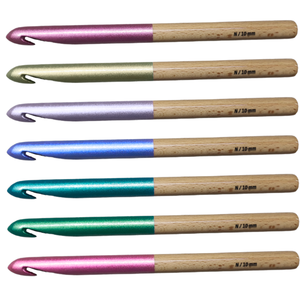 Crochets en bois de votre marque Ensembles de crochets en bambou carbonisé ronds confortables ergonomiques de 12 pièces pour outils de tricot - Product Image 1