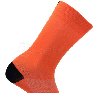 Nouvelles arrivées : Chaussettes courtes en coton colorées pour homme, respirantes, confortables et décontractées, avec logo personnalisé - Product Image 4