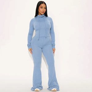 Ensemble deux pièces pour femmes, haut à col haut uni à capuche et pantalon évasé, tissu tricoté écologique - Product Image 4