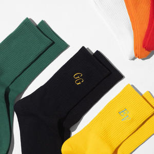 Chaussettes de mode streetwear BSCI personnalisées avec lettres lumineuses, chaussettes en coton pour hommes et femmes, design décontracté, chaussettes brodées - Product Image 1