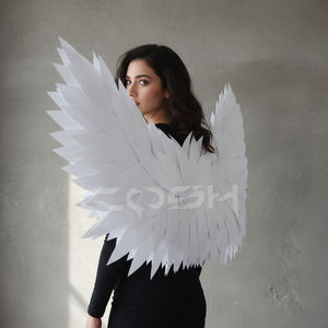 Grandes ailes d'ange blanches pour déguisement, ailes en plumes légères faites à la main pour cosplay - Product Image 2