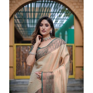 Modieuze Kanjivaram Zijden Zari-Toonwerk <span class=keywords><strong>Saree</strong></span> Met Ongestikt Blouse <span class=keywords><strong>Chikoo</strong></span>-Kledingstuk