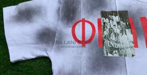 T-shirt à manches courtes en jersey de coton avec lettres grecques Phi Nu Pi, design imprimé, col rond, coupe décontractée pour homme - Product Image 4
