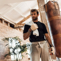 Sacs de frappe en cuir robustes pour entraînement de kick-boxing et Muay Thai, réglables en hauteur, avec logo personnalisé, haute qualité