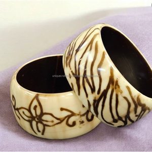 กำไลข้อมือหมอกทำจากเรซินรูปหินอ่อนสีฟ้าและขาวกำไลทำมือน้ำหนักเบาแรงบันดาลใจจากคลื่นชายฝั่งและลมทะเล - Product Image 5