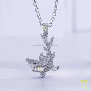 Pendentif Hip Hop Océanique Exclusif avec Sertissage de Diamants de Laboratoire Entièrement Incrustés et Finition Argentée - Product Image 3