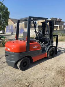 Las carretillas elevadoras Toyota usadas de 3 toneladas se venden rápidamente, ofreciendo alta calidad, alto rendimiento y precios competitivos. - Product Image 2