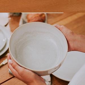 ชามเซรามิกสีงาช้างด้าน ดีไซน์หรูหรา รูปทรงกลมลึก ผิวเรียบเนียน ทนทานต่อการแตกหัก ปลอดภัยสำหรับอาหาร เหมาะสำหรับโต๊ะอาหารสมัยใหม่ - Product Image 3