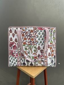 Floral Quilted Cotton Tote Bag Reusable <b>Canvas</b> <b>Shopper</b> Bag with Zipper for Women Daily Shopping Travel - Product Image 1
