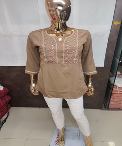 Haut moderne en coton Rinkal brodé, idéal pour le quotidien, prix de gros, vêtement ethnique Chiku - Product Image 2